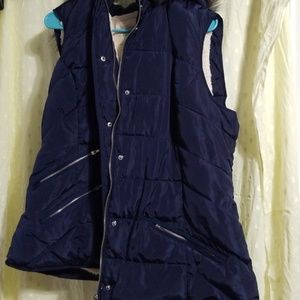 Ci Sono puffer vest w faux fur hood. 1x